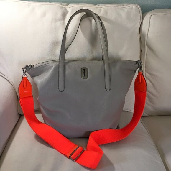 Vunque Large Pebbled Leather Light Gray Hobo W/ Strap - Picture 1 of 11